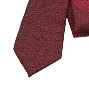 Van Heusen Silk Tie Men’s Long 62.5” Burgundy Geometric Preppy Formal Skinny New